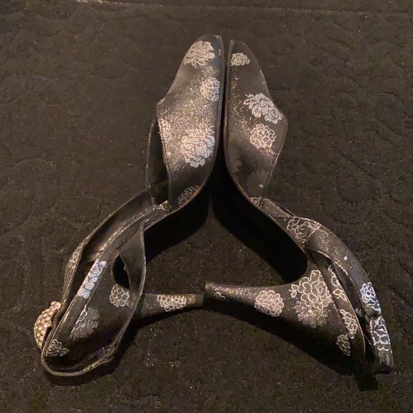 New Stuart Weitzman Pumps - Picture 8 of 13
